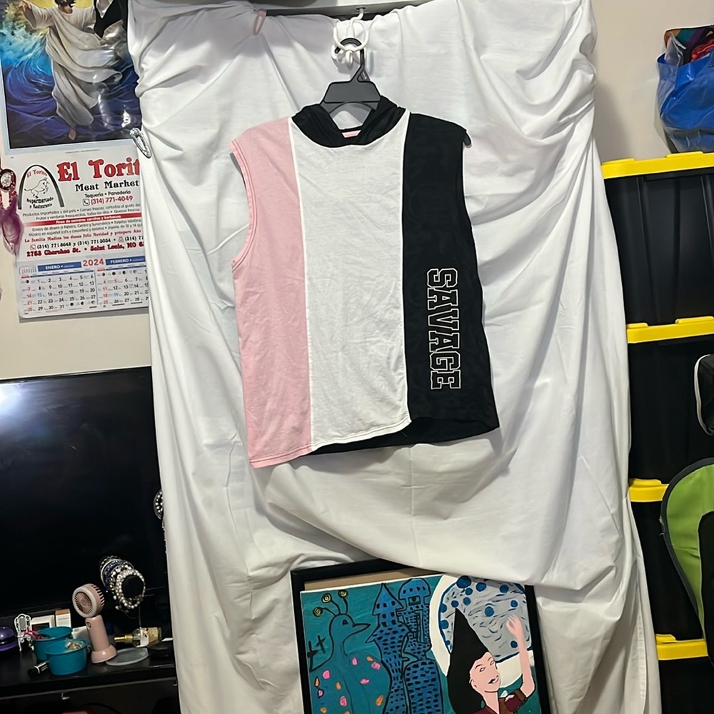 Sporty Pink and White Tank Top with Color-Block Design